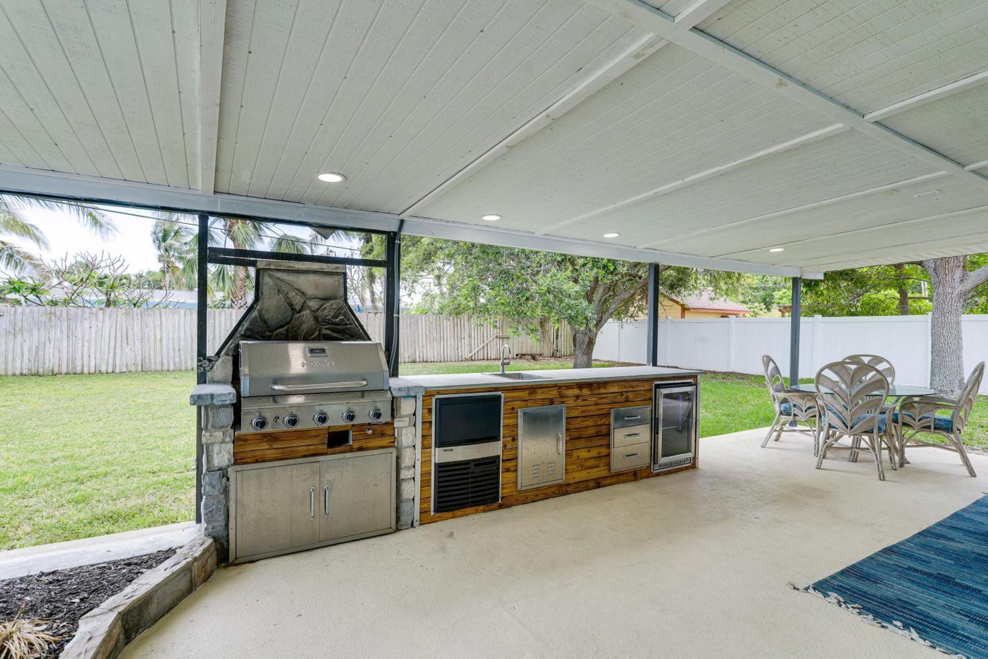 Pet-Friendly Cocoa Beach Home Walk To Beach! Exterior foto
